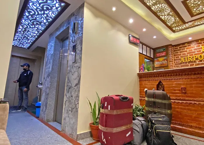 Hotel Airport *